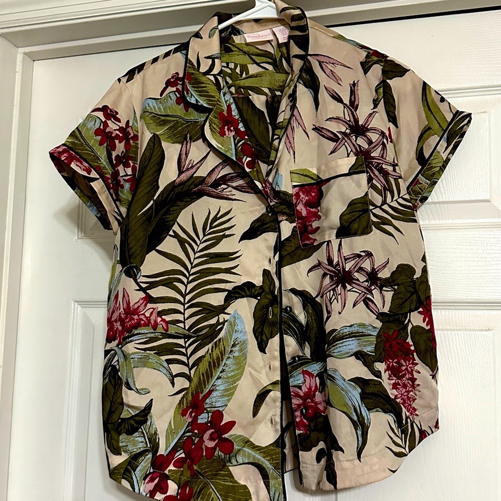 Tommy Bahama Sleepwear - Tropical Sleep Set - Size Medium - Silky Comfort 🌴🌸